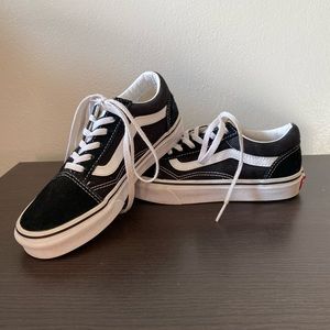 Kids Vans Old School Suede black and white sneakers size 2.5